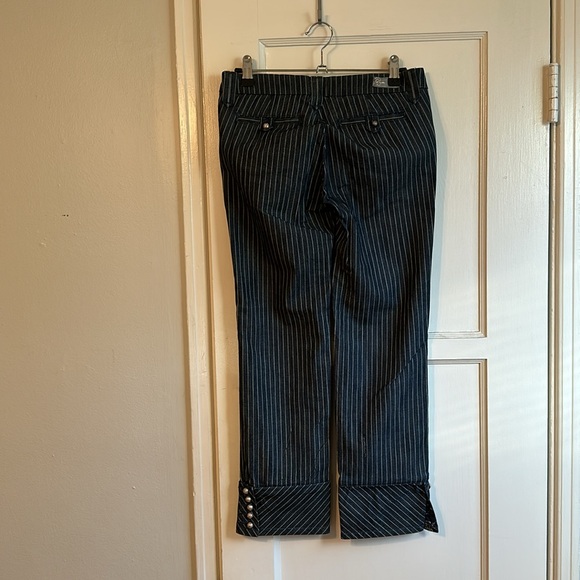 Paige Pinstriped Capri Panf - Picture 2 of 6